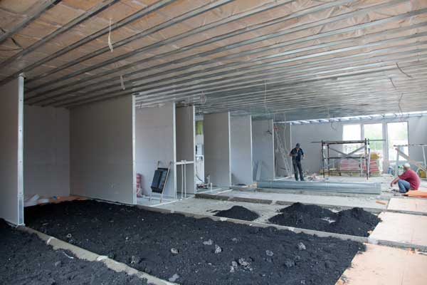 Строительство торгового павильона ЛСТК, дата снимка - 05 июня 2012 г.