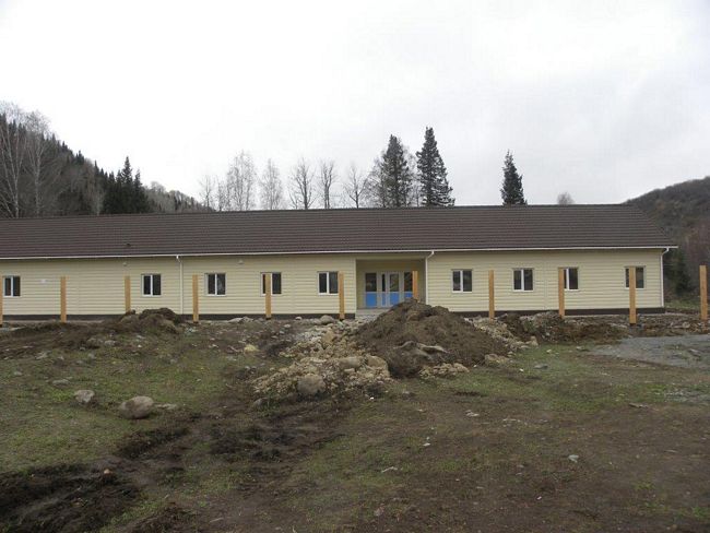 Служебный дом турбаза Лепсы в Алакольском районе Алматинской области